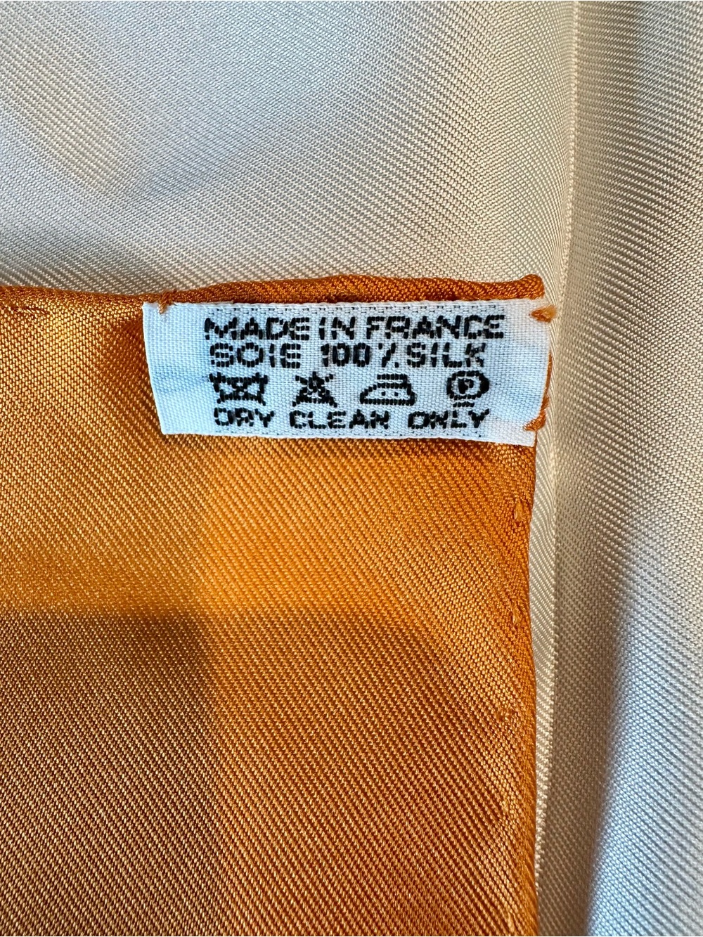 Hermès Brides de Gala Silk Scarf in Orange and White - Picture 4 of 4